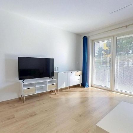 Air-Conditioned 2 Room Apartment, With Terrace, Rovinka 203 Екстер'єр фото