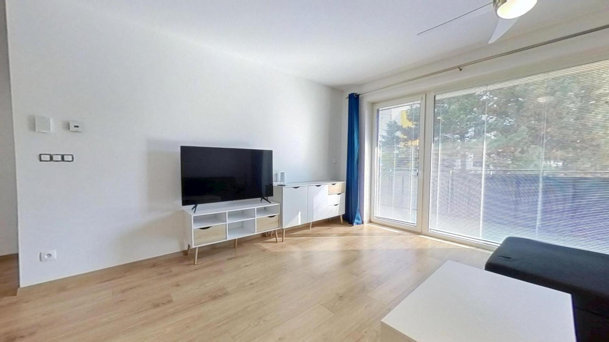 Air-Conditioned 2 Room Apartment, With Terrace, Rovinka 203 Екстер'єр фото