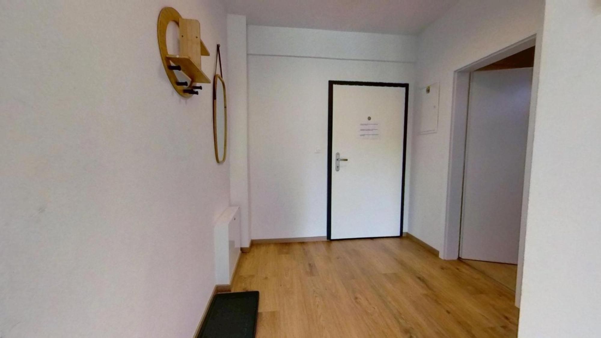 Air-Conditioned 2 Room Apartment, With Terrace, Rovinka 203 Екстер'єр фото