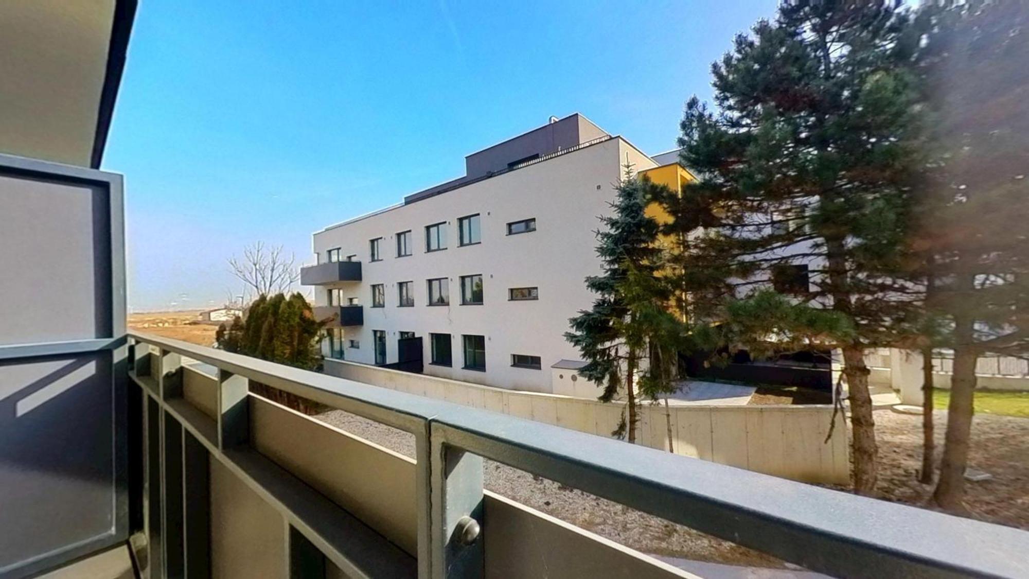 Air-Conditioned 2 Room Apartment, With Terrace, Rovinka 203 Екстер'єр фото